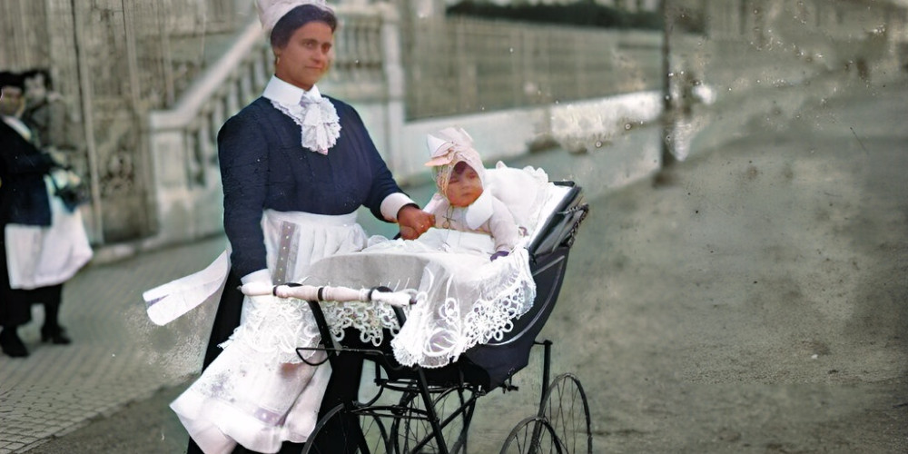 The Victorian Needle: Civil War Maternity Corsets and Wrappers